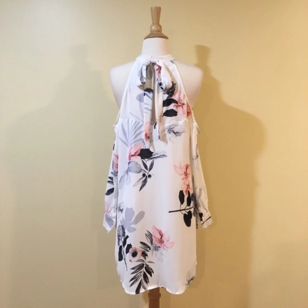 💥 CLEARANCE Cold Shoulder Tie Back Mock Halter White Floral Dress - Picture 5 of 5